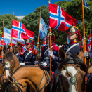 Argentinsk æresgarde bar norske og argentiske flagg under seremonien. Foto: Heiko Junge / NTB scanpix